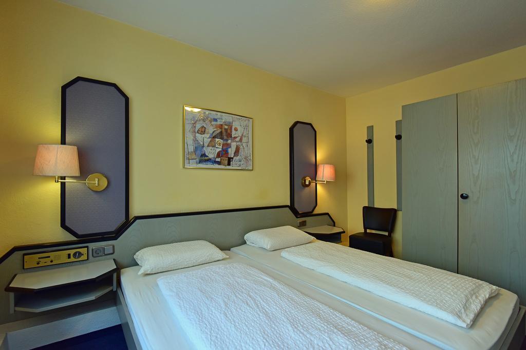 Hotel Wiedenhof Hilden Ngoại thất bức ảnh